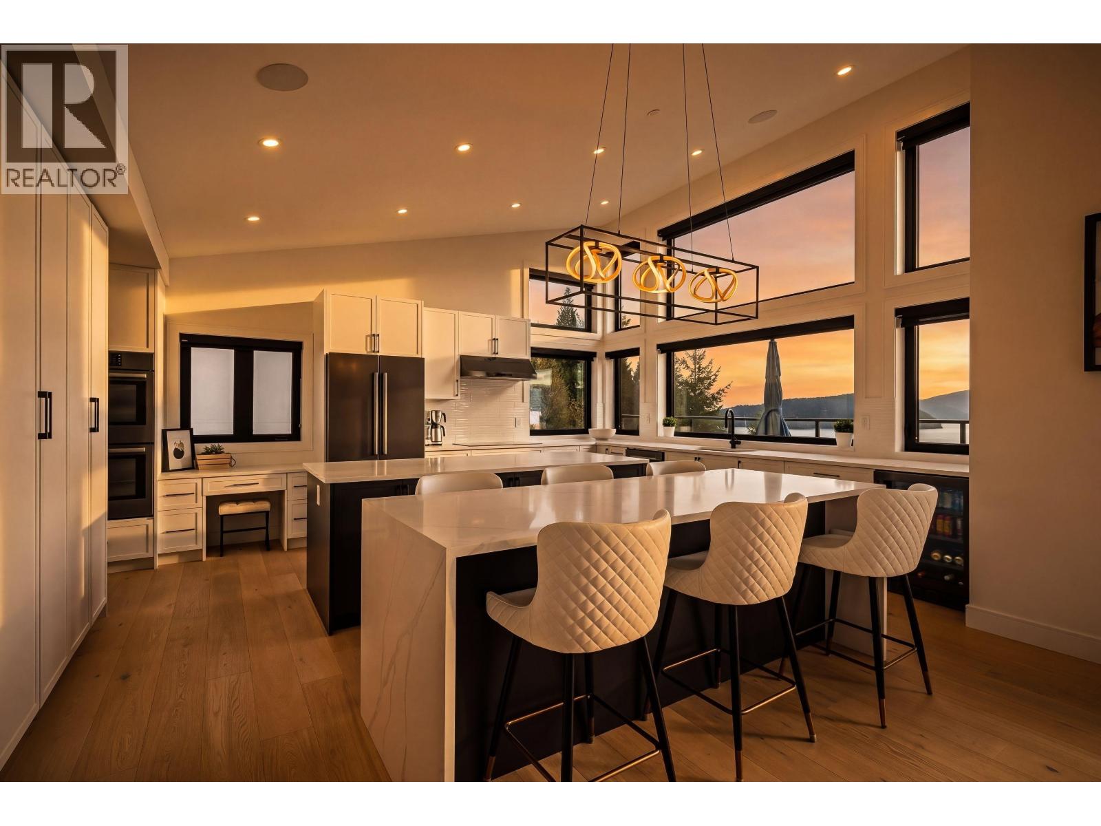 35 Kelvin Grove Way, West Vancouver, British Columbia  V0N 2E0 - Photo 4 - R3114031