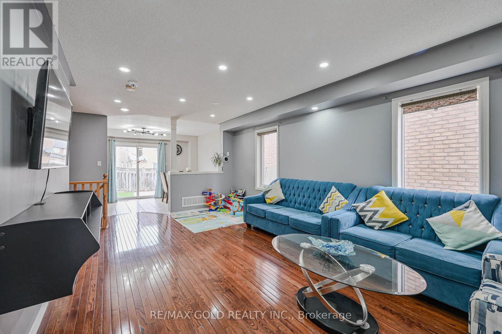 116 Heartleaf Crescent, Brampton, Ontario  L7A 2C1 - Photo 11 - W13026668