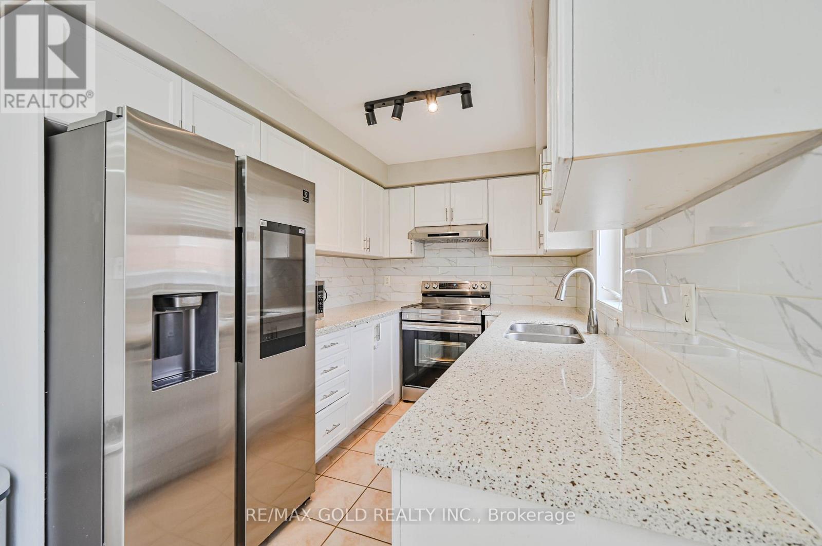 116 Heartleaf Crescent, Brampton, Ontario  L7A 2C1 - Photo 18 - W13026668