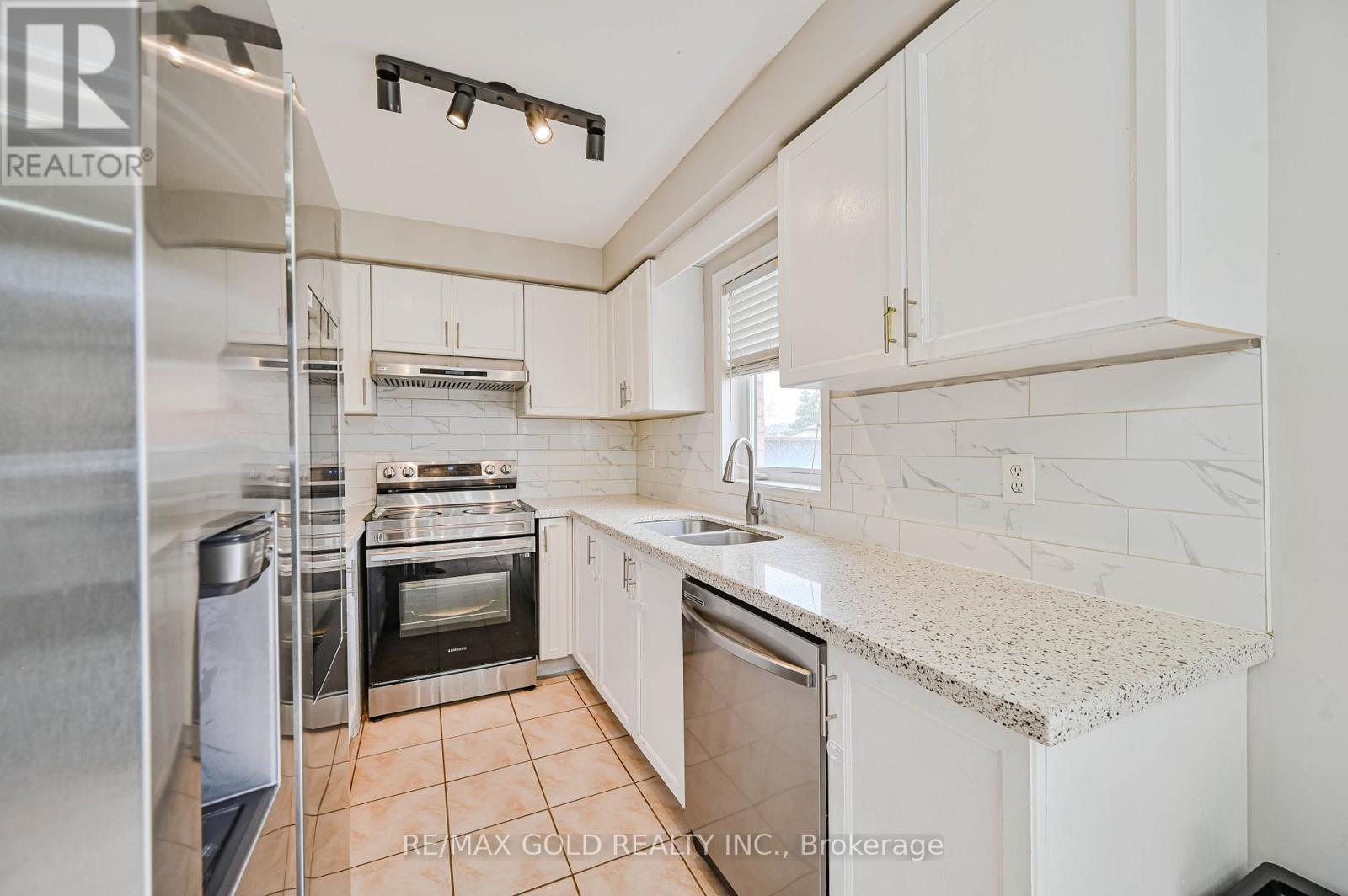 116 Heartleaf Crescent, Brampton, Ontario  L7A 2C1 - Photo 19 - W13026668