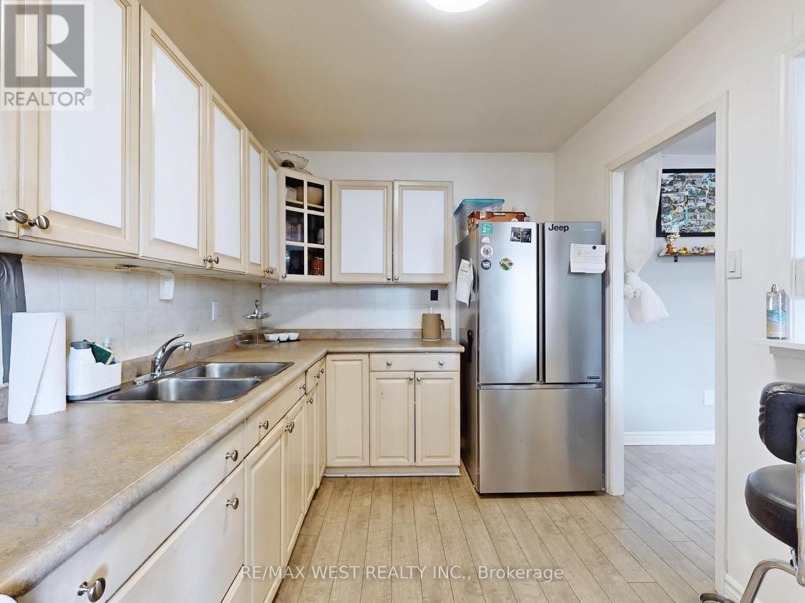 310 - 1660 Bloor Street, Mississauga, Ontario  L4X 1R9 - Photo 6 - W13026706