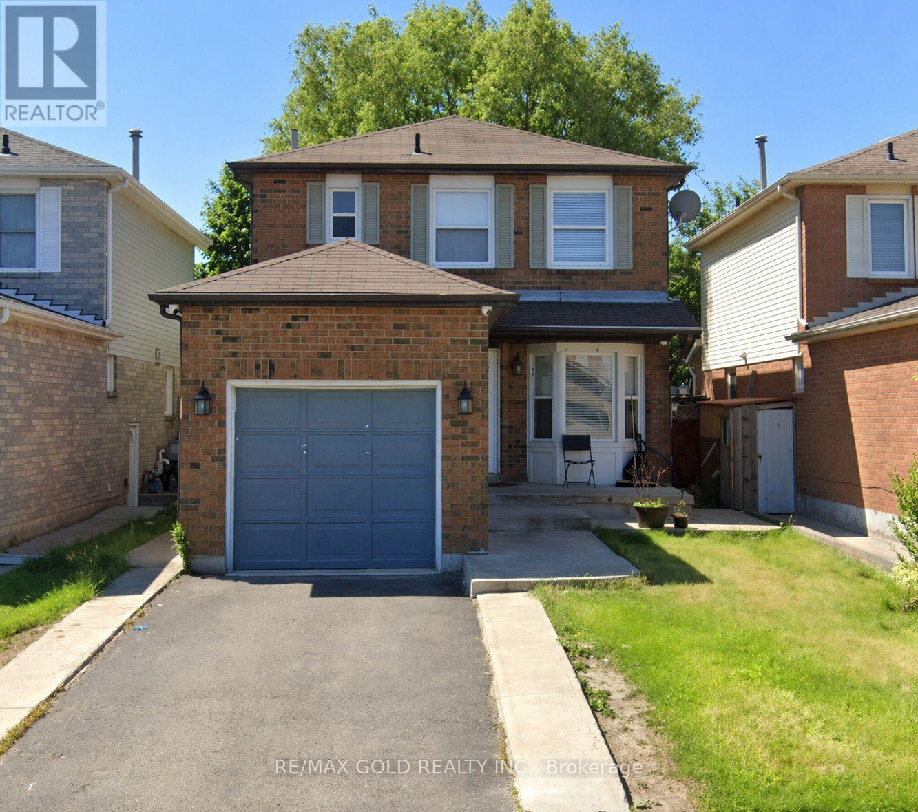 5 Ravenswood Drive, Brampton, Ontario  L6Y 3Y5 - Photo 1 - W13026724