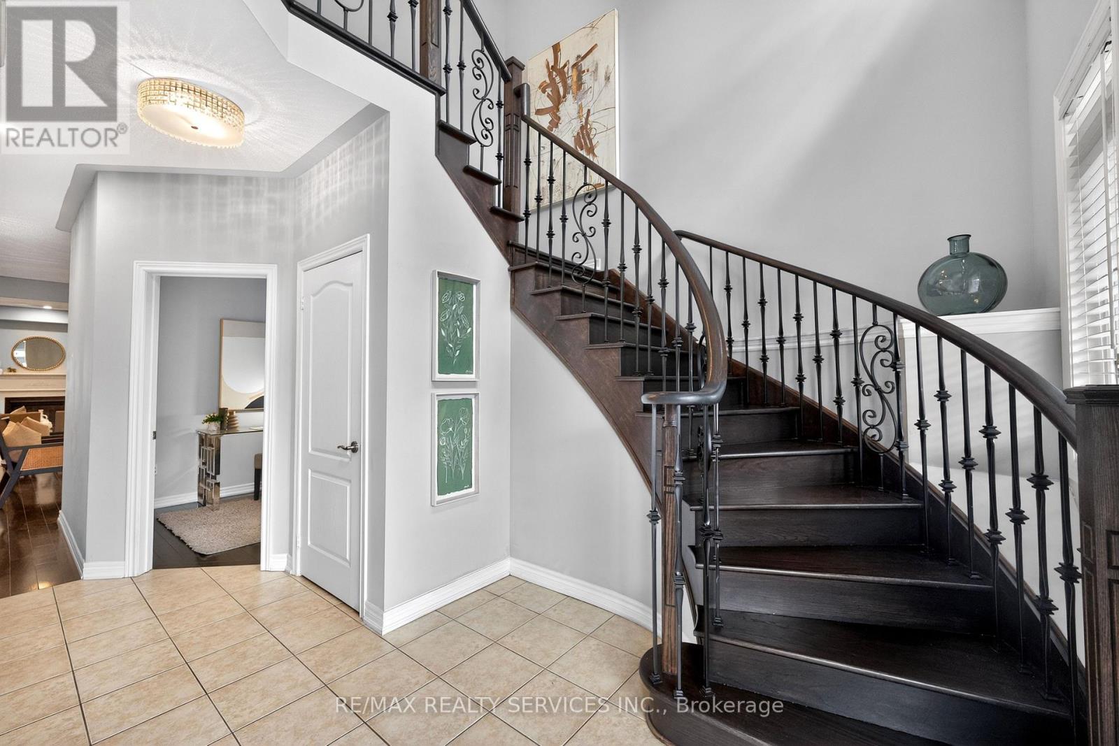 5 Pillar Road, Brampton (Bram West), Ontario  L6Y 0N9 - Photo 6 - W13026734