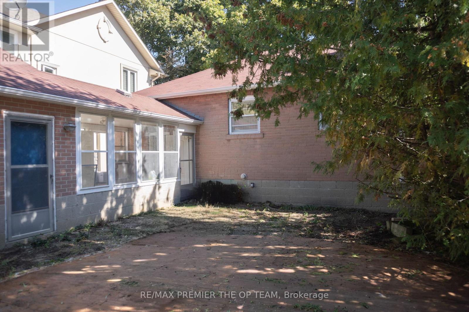 Upper - 148 Martin Grove Road, Toronto, Ontario  M9B 4K9 - Photo 19 - W13026770