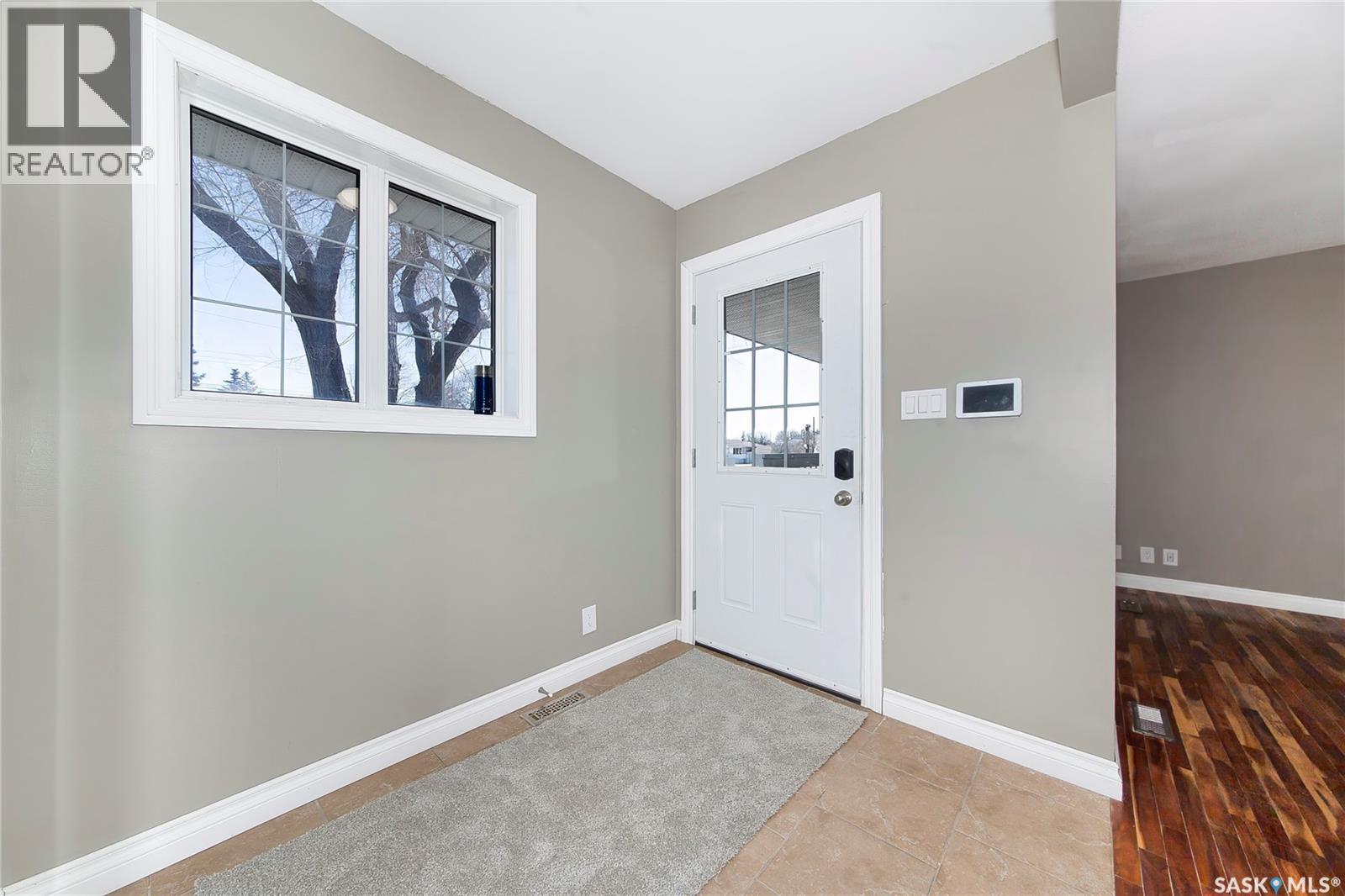 211 N Avenue N, Saskatoon, Saskatchewan  S7L 2T2 - Photo 6 - SK033502