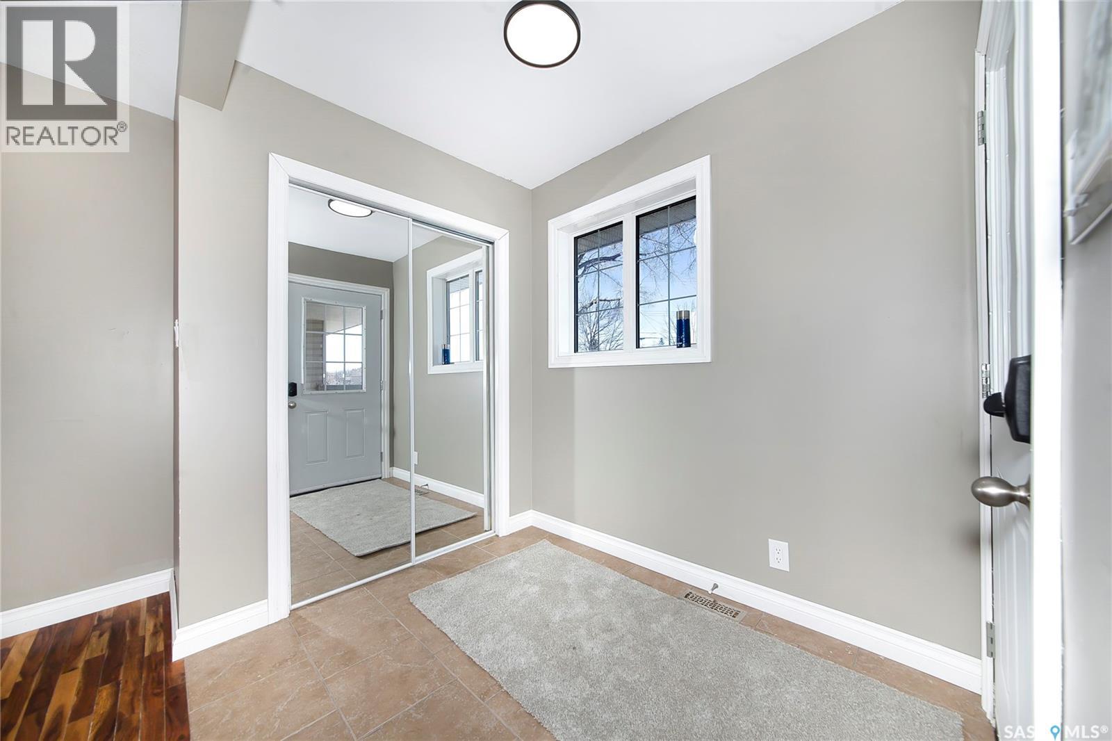 211 N Avenue N, Saskatoon, Saskatchewan  S7L 2T2 - Photo 7 - SK033502