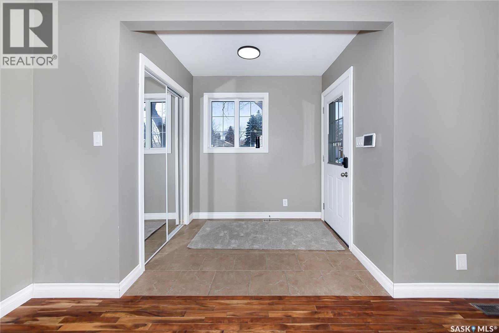 211 N Avenue N, Saskatoon, Saskatchewan  S7L 2T2 - Photo 8 - SK033502