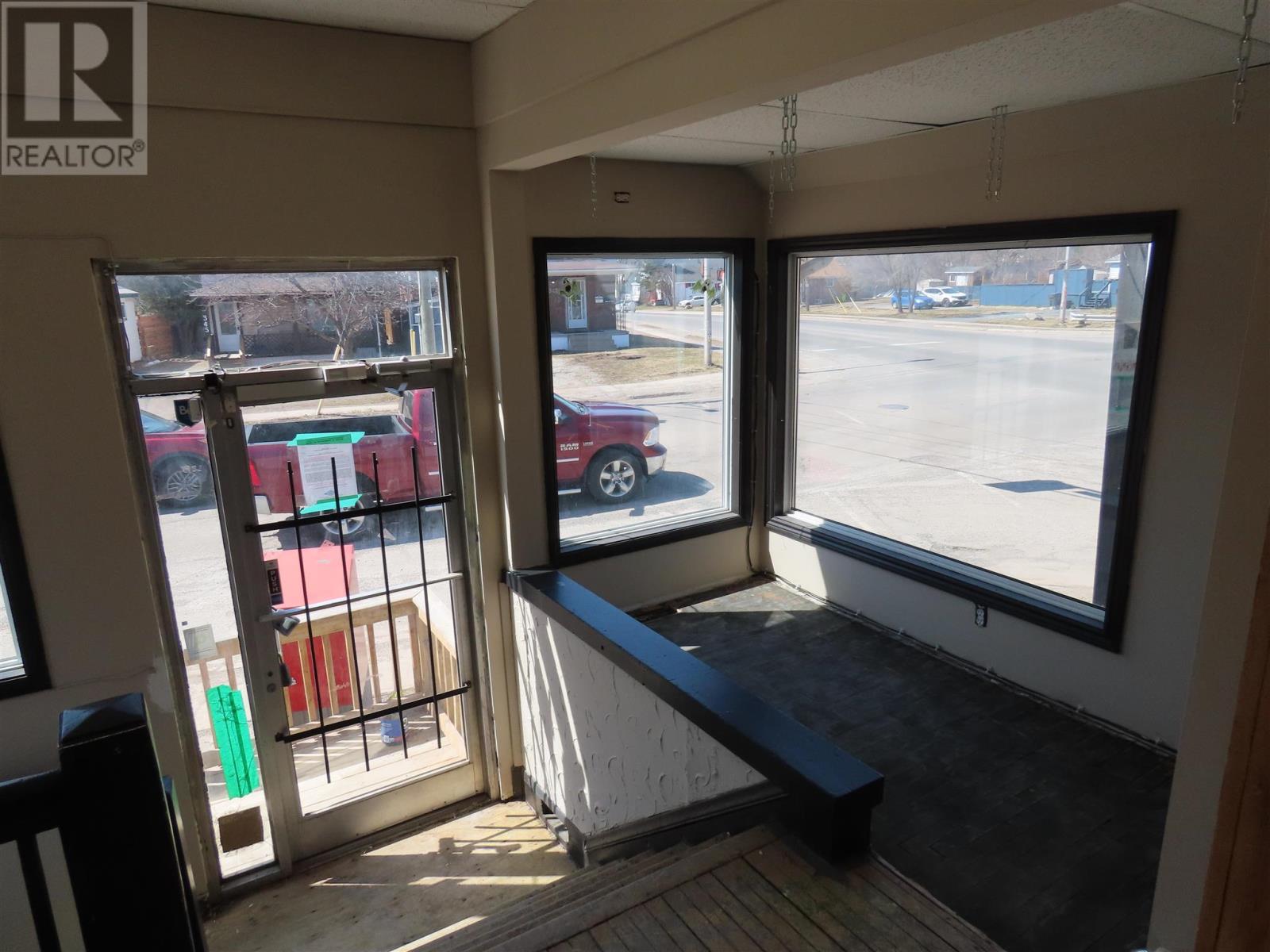 346 North St, Sault Ste Marie, Ontario  P6B 2A8 - Photo 3 - SM260456