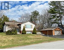 2 LAIRD DRIVE, Parry Sound, Ontario