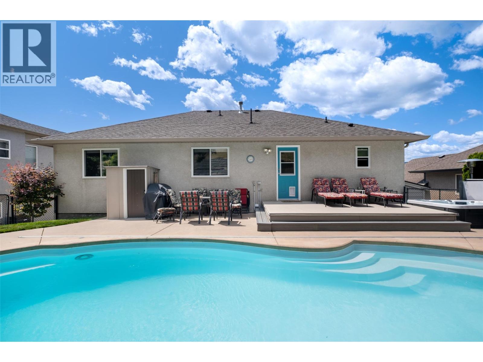 1682 Vineyard Drive, West Kelowna, British Columbia  V4T 2V8 - Photo 2 - 10371410