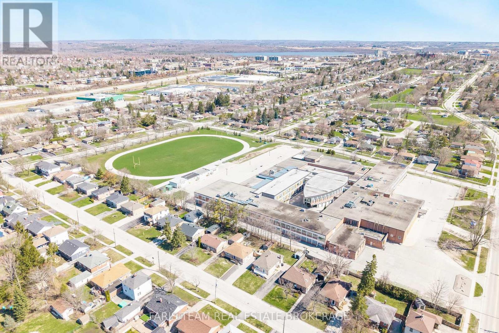 18 Newton Street, Barrie, Ontario  L4M 3N3 - Photo 43 - S12981316