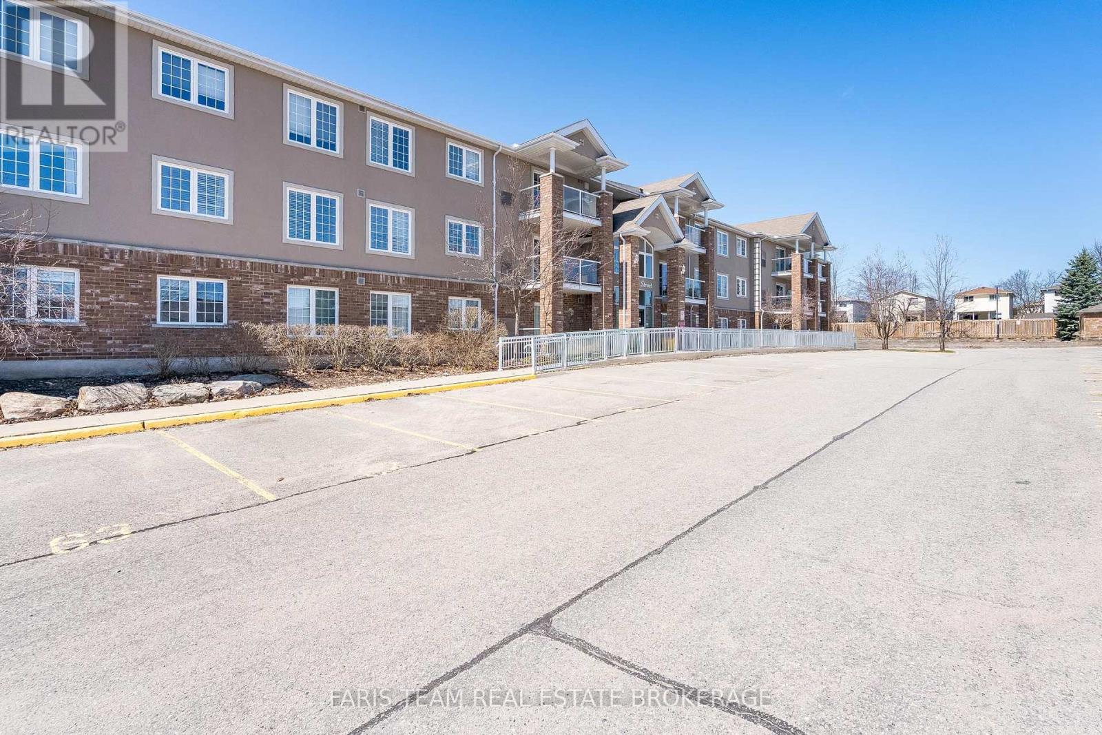 19 - 41 Coulter Street, Barrie, Ontario  L4N 6L9 - Photo 4 - S12991704