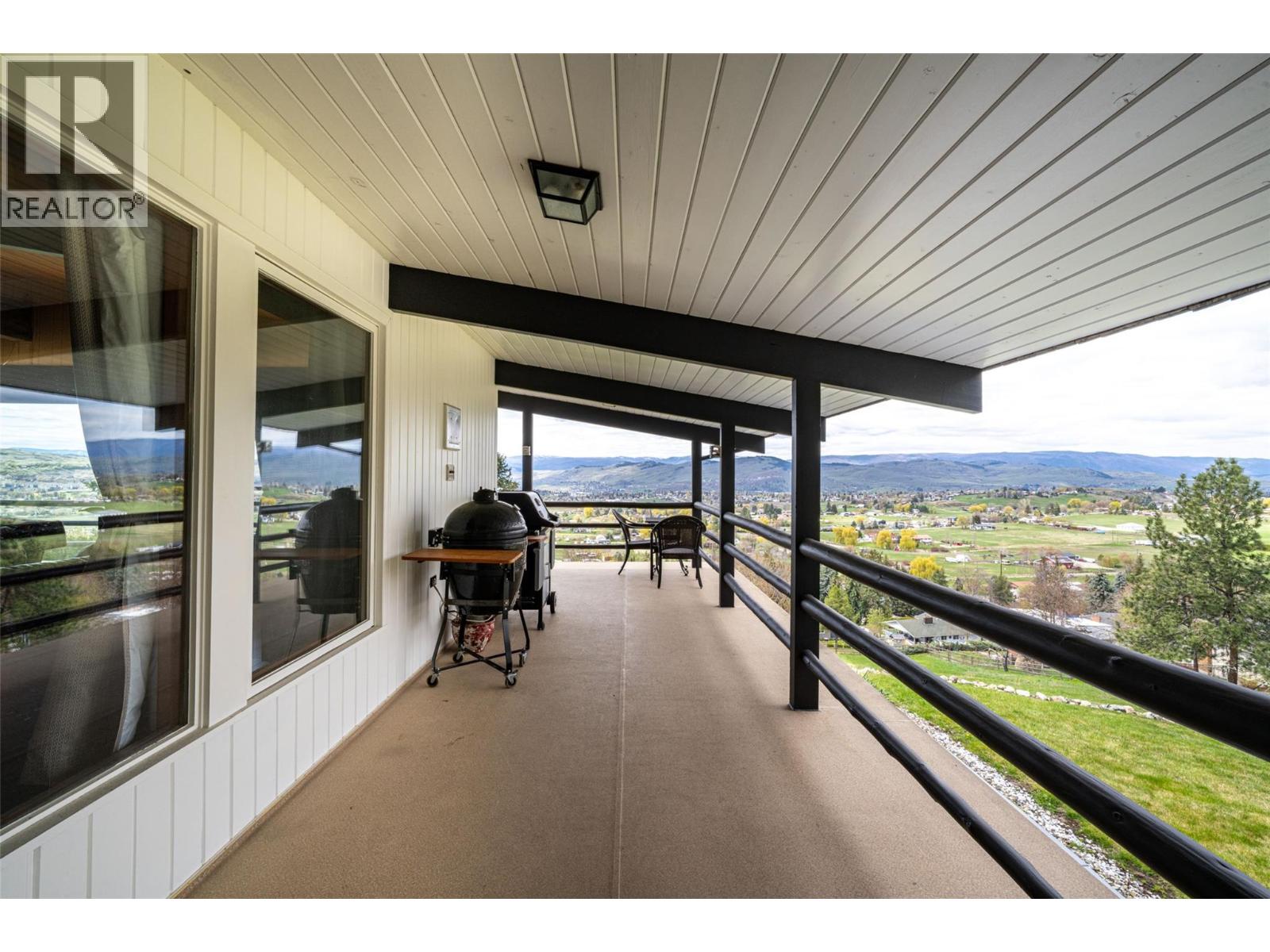 701 Robin Road, Vernon, British Columbia  V1B 3B3 - Photo 11 - 10384185