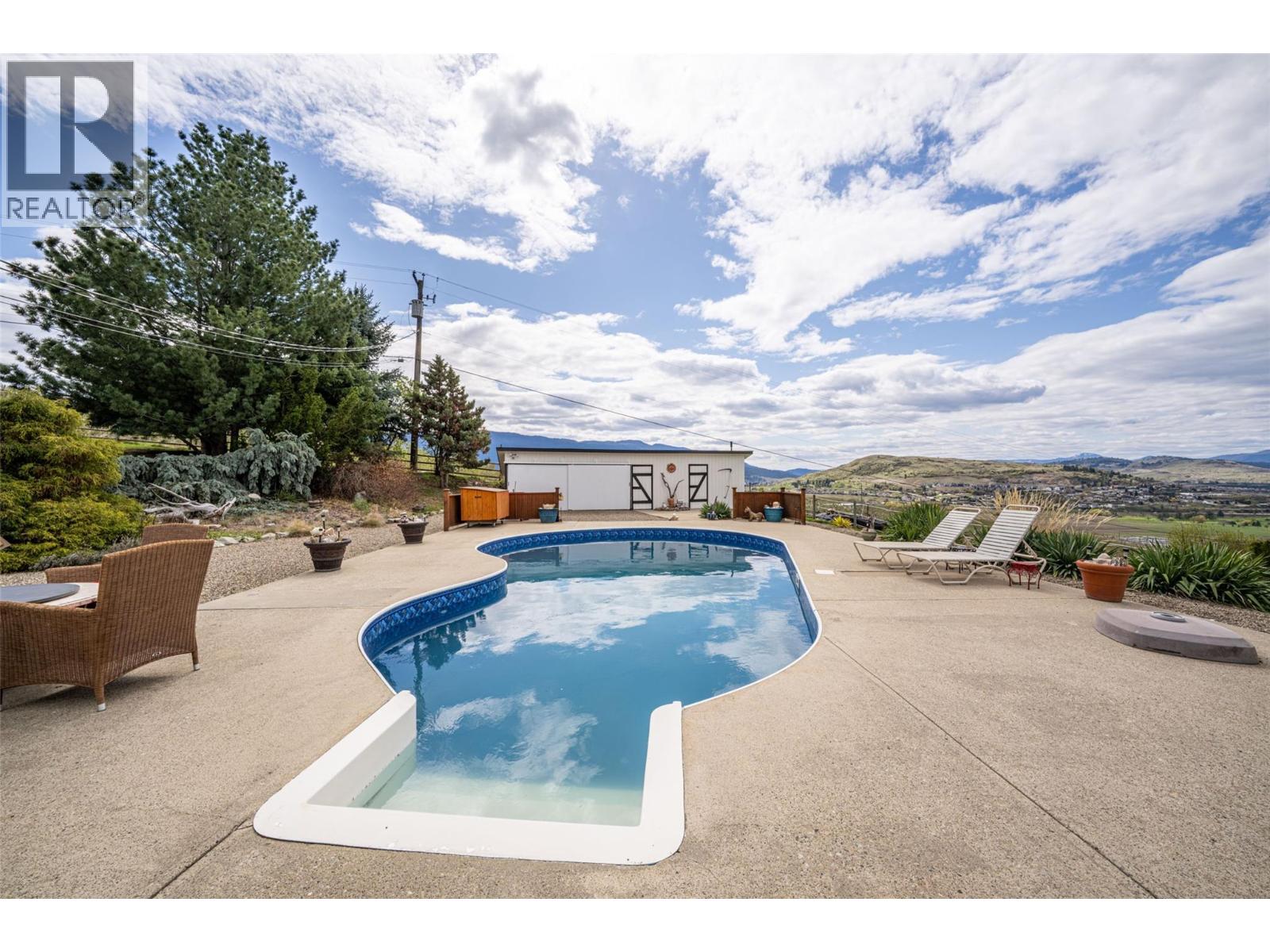 701 Robin Road, Vernon, British Columbia  V1B 3B3 - Photo 9 - 10384185