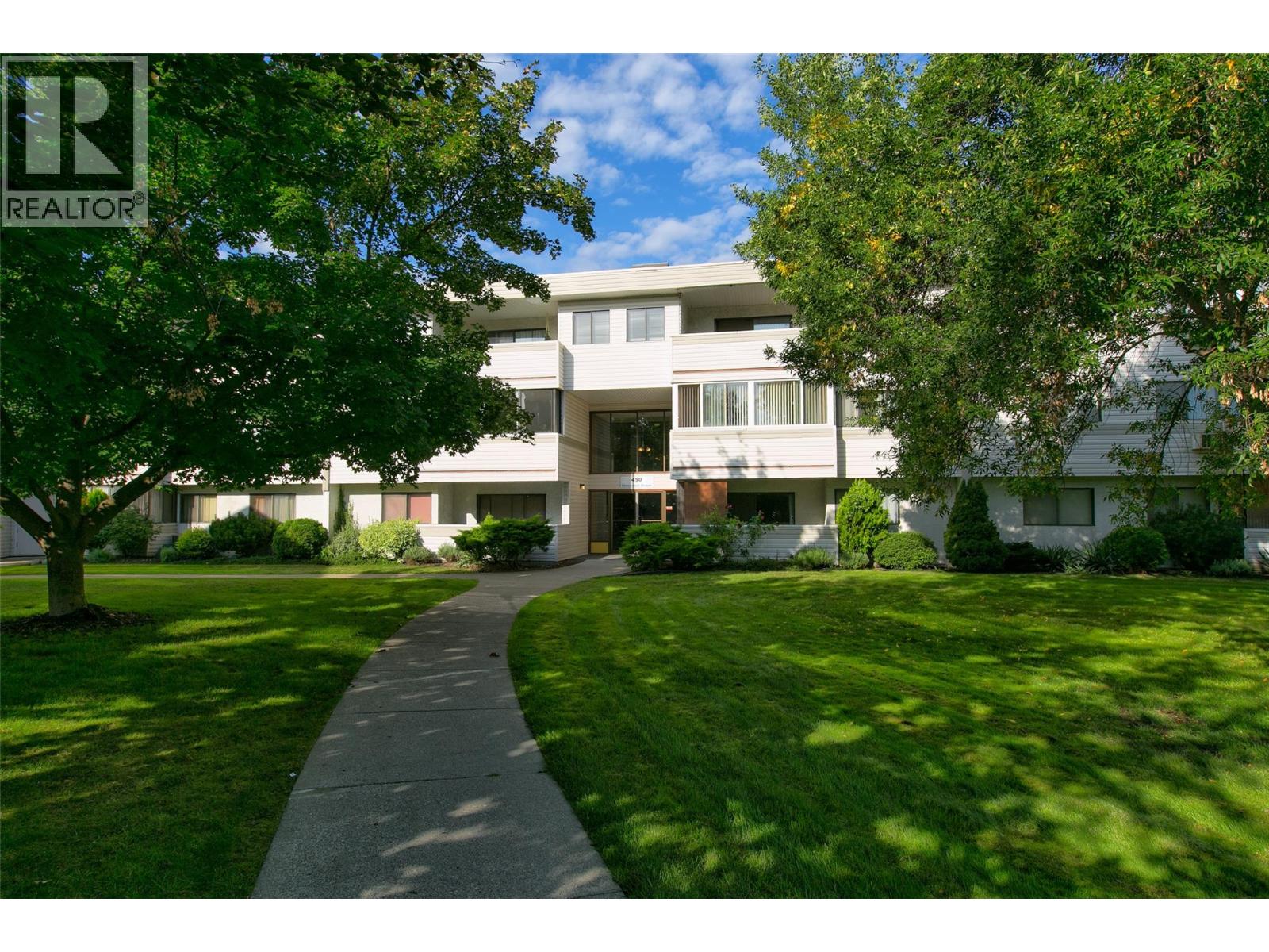 450 All Star Court Unit# 322, Kelowna, British Columbia