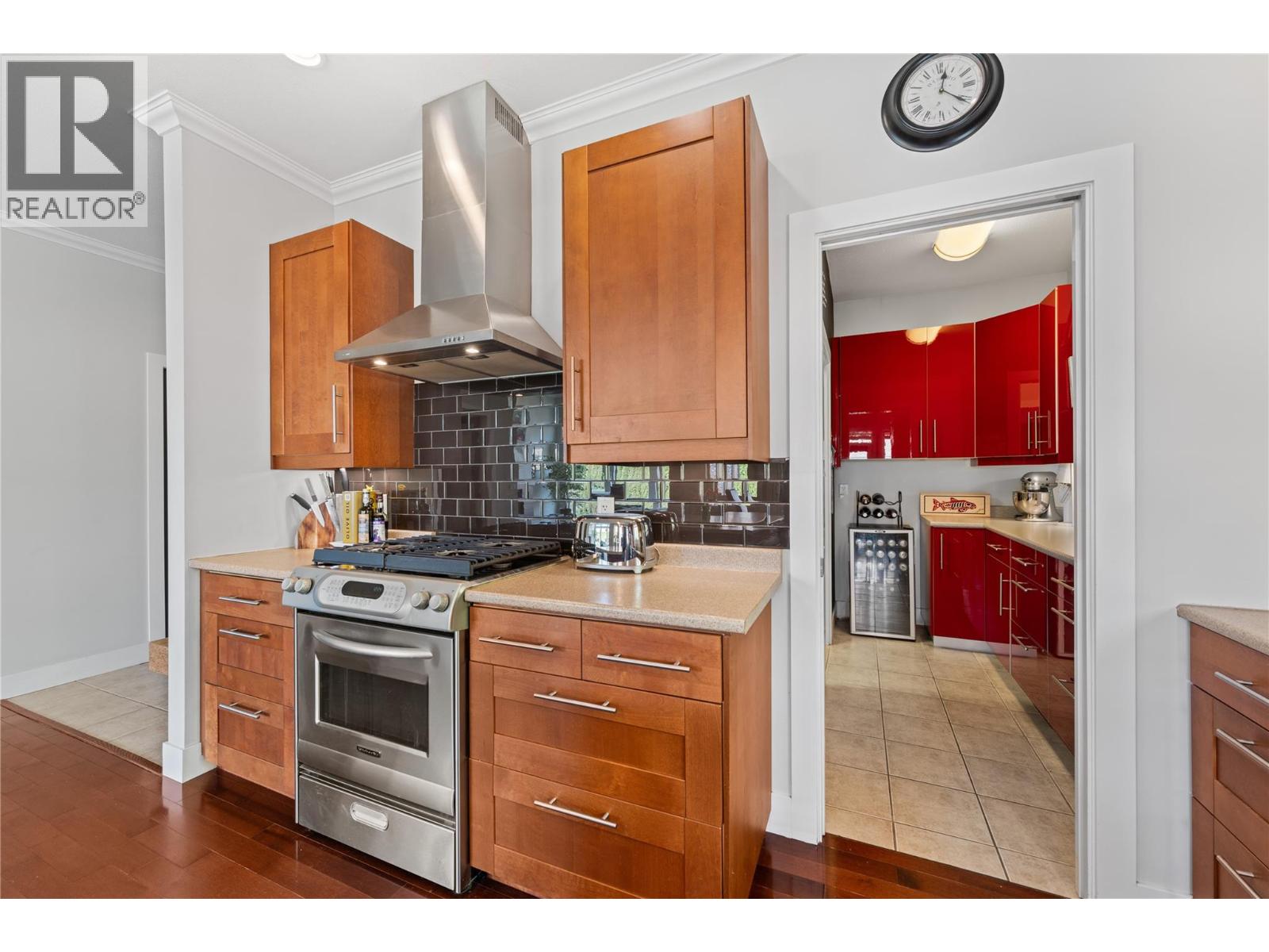 614 Armour Crescent, Kelowna, British Columbia  V1W 1A5 - Photo 10 - 10383426