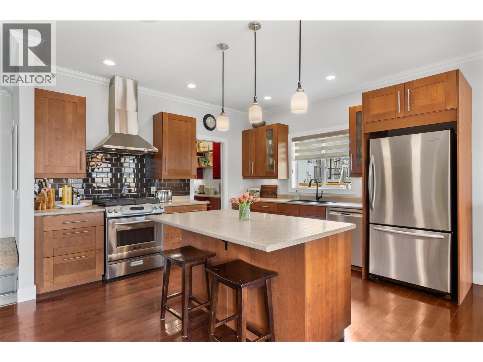 614 Armour Crescent, Kelowna, British Columbia  V1W 1A5 - Photo 4 - 10383426