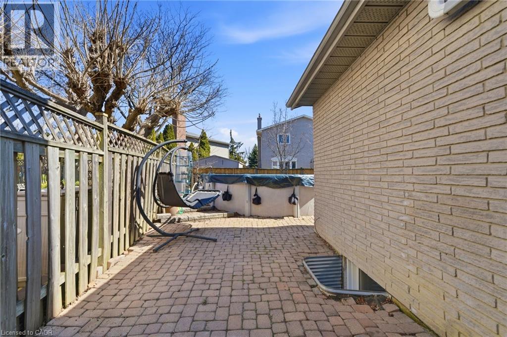 15 Finch Place, Hamilton, Ontario  L9A 5C2 - Photo 39 - 40822951