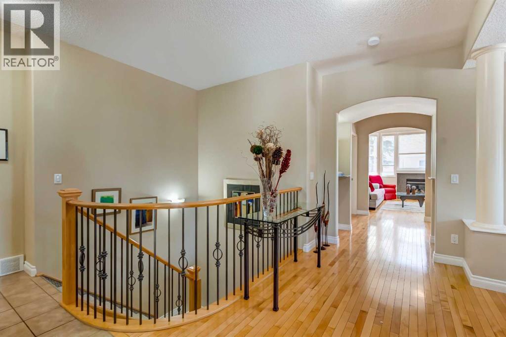 8 Straddock Villas SW, Calgary, Alberta  T3H 5C7 - Photo 3 - A2300354