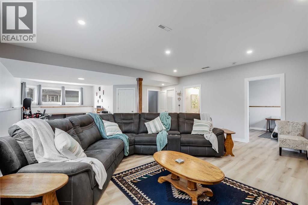 12 Mcclung Gate, Carstairs, Alberta  T0M 0N0 - Photo 29 - A2302275