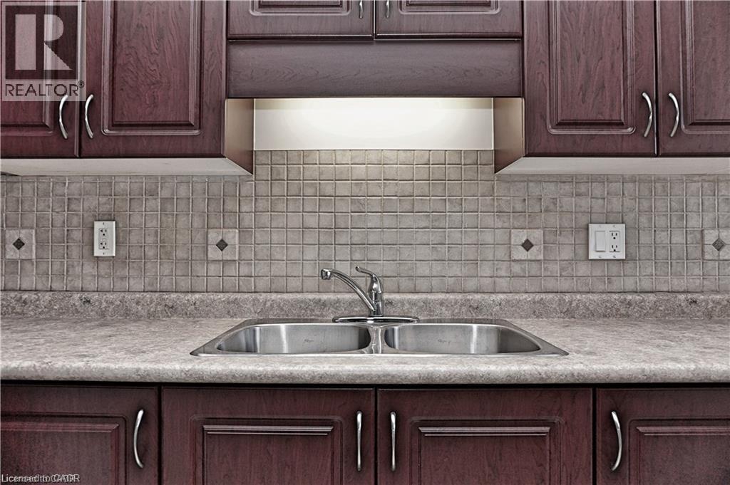 40 Madeleine Street, Kitchener, Ontario  N2R 1V4 - Photo 2 - 40822627