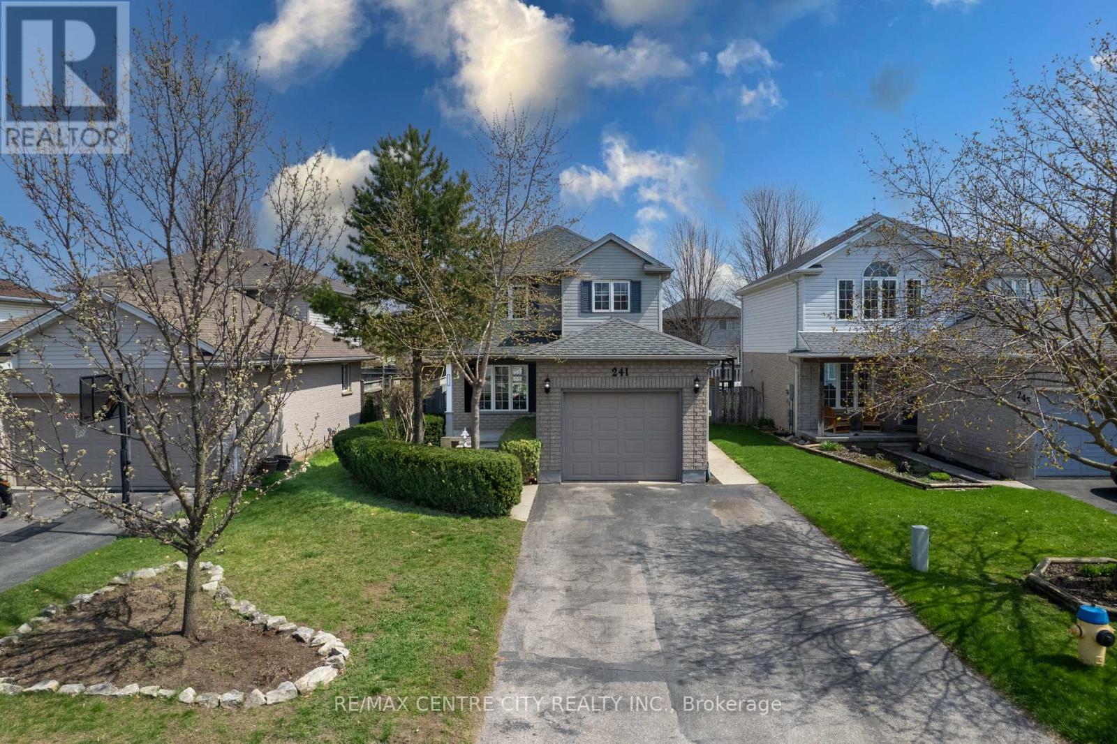 Photo 2 of 37 for 241 Parkview Drive