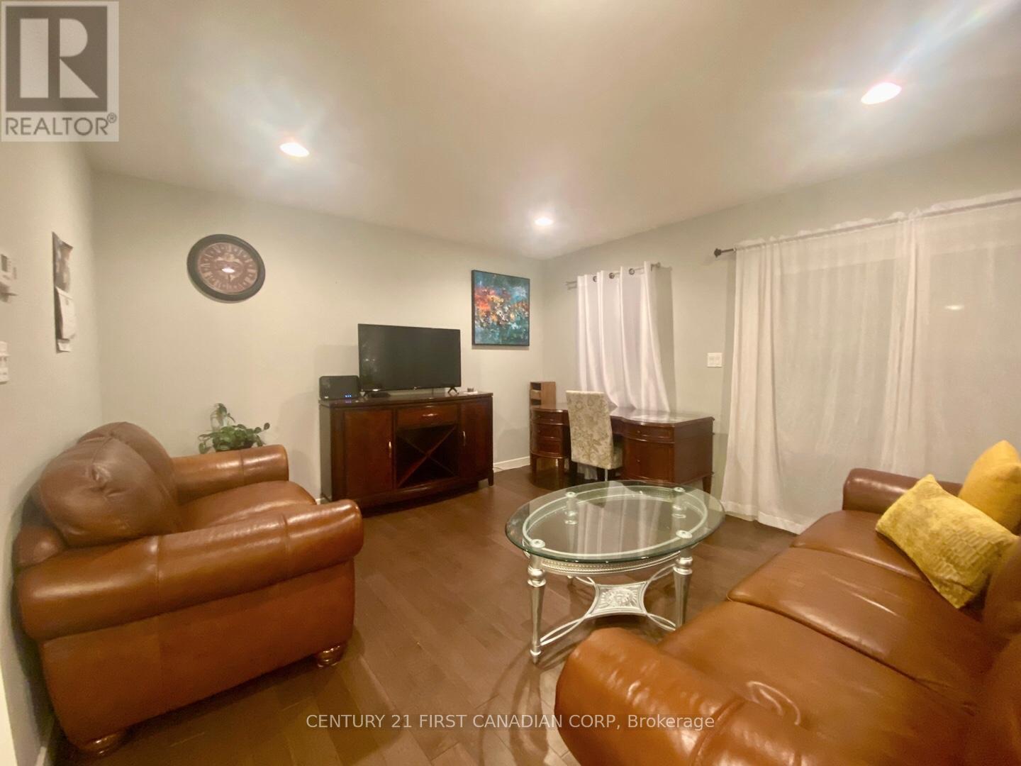 7 Empire Parkway, St. Thomas, Ontario  N5R 0E9 - Photo 3 - X13026988