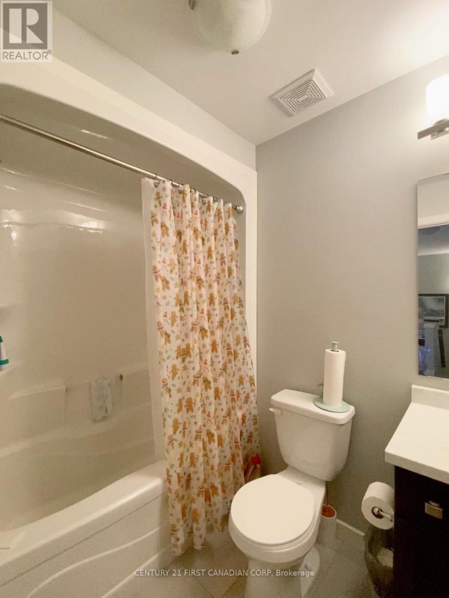 7 Empire Parkway, St. Thomas, Ontario  N5R 0E9 - Photo 9 - X13026988