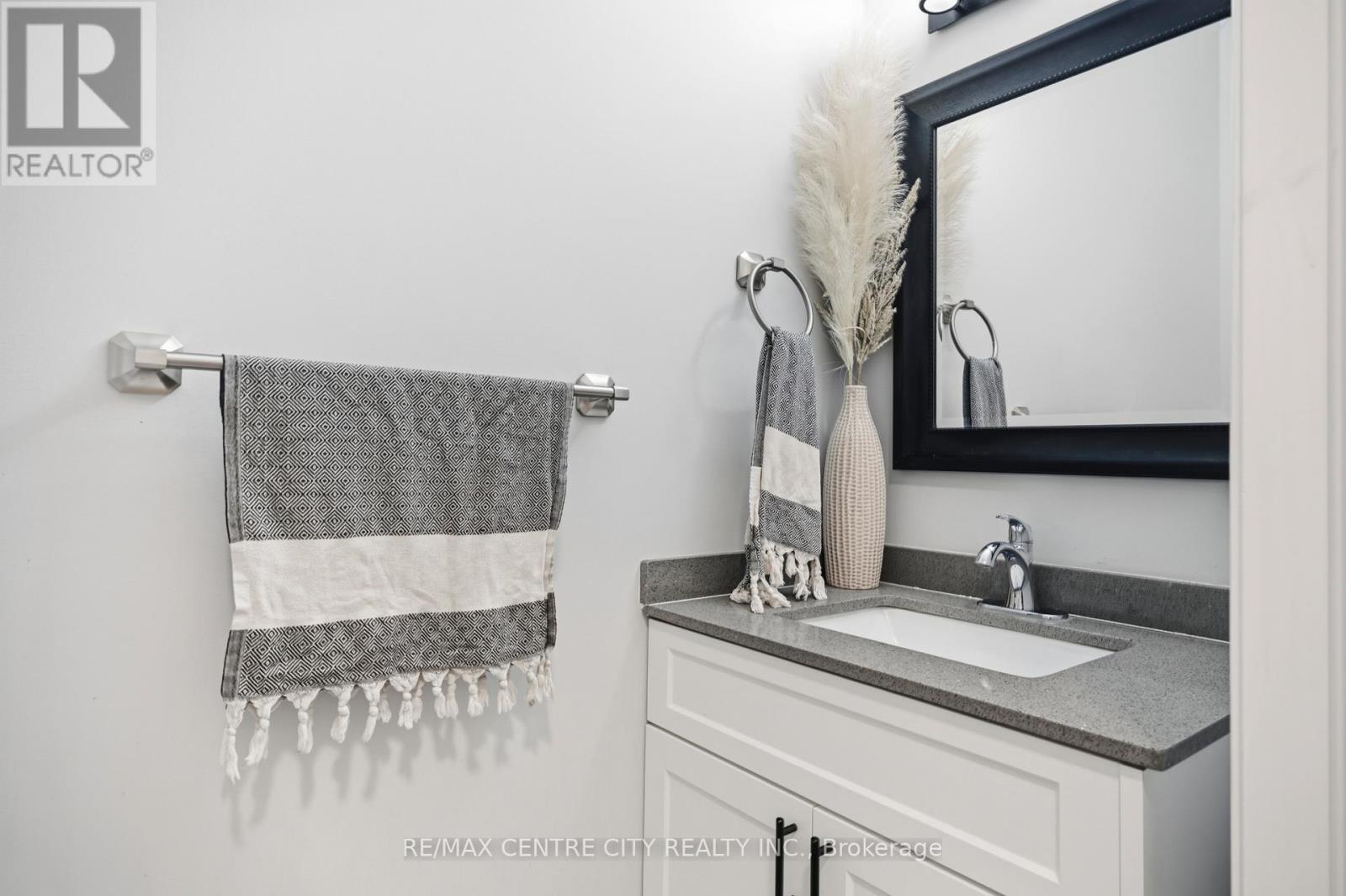 2114 Riverbend Road, London South, Ontario  N6K 0A3 - Photo 23 - X13027054