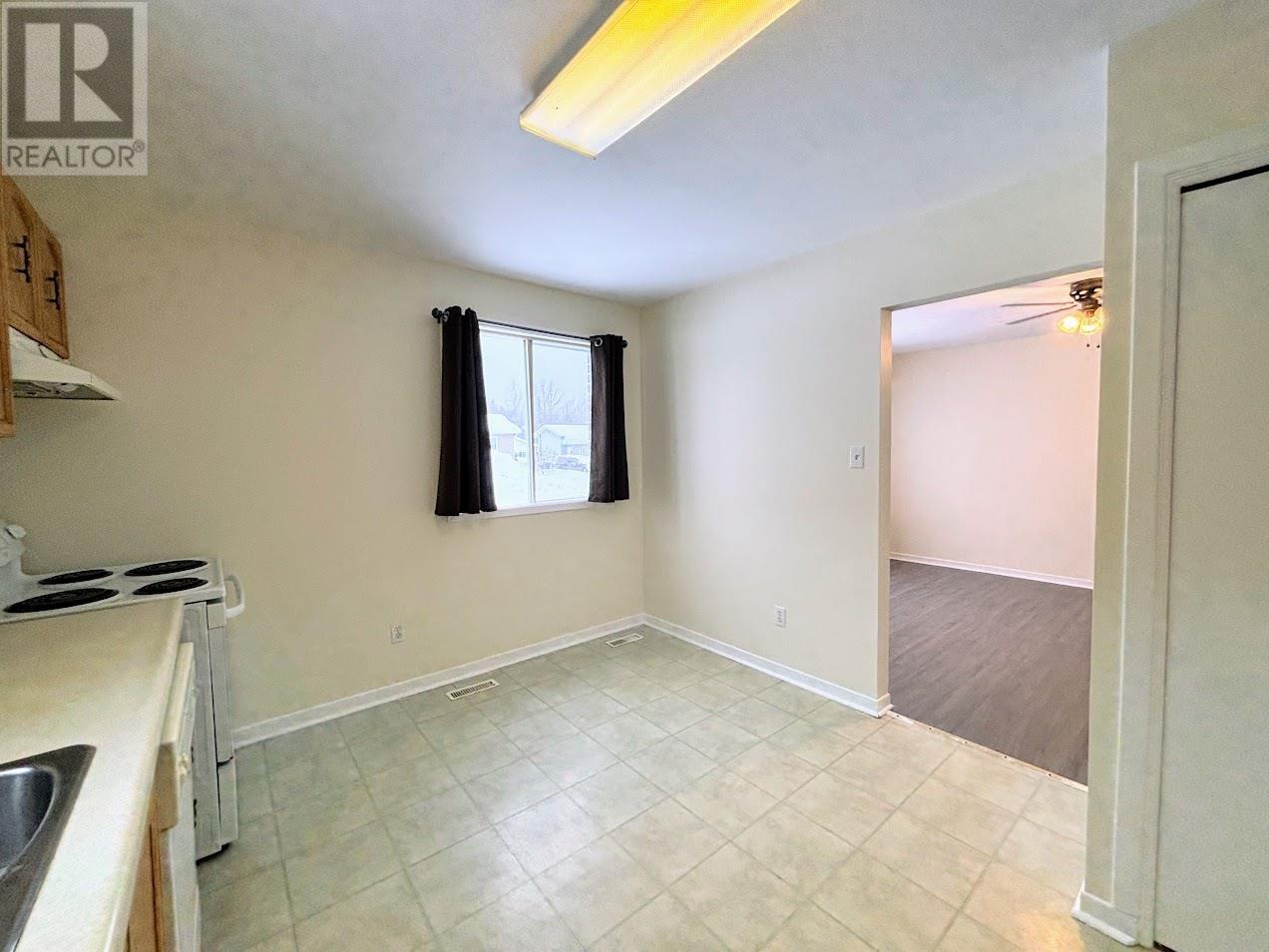 77 Matachewan Rd, Manitouwadge, Ontario  P0T 2C0 - Photo 5 - TB2600061