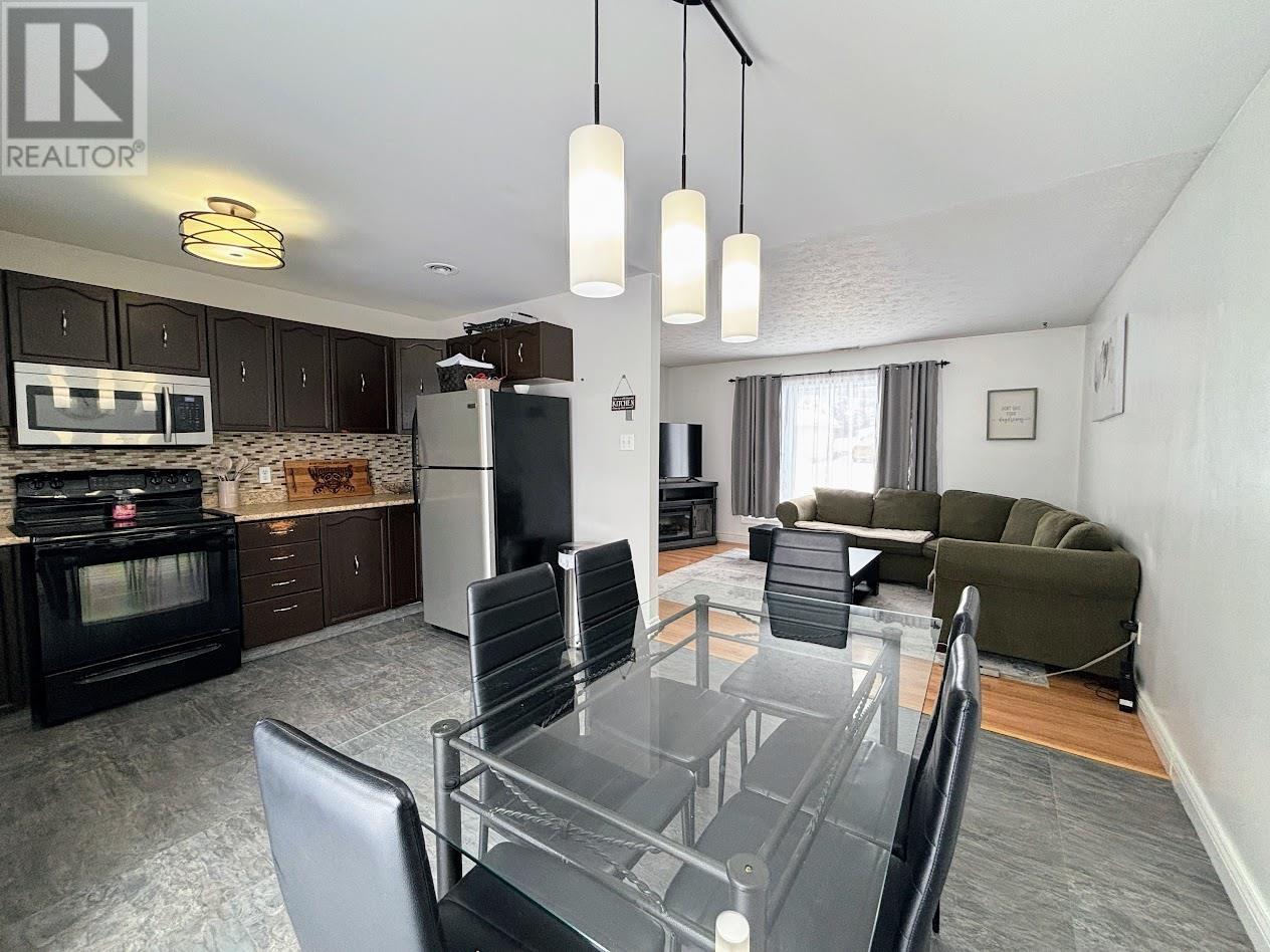 18 Wendego St, Manitouwadge, Ontario  P0T 2C0 - Photo 4 - TB2600582