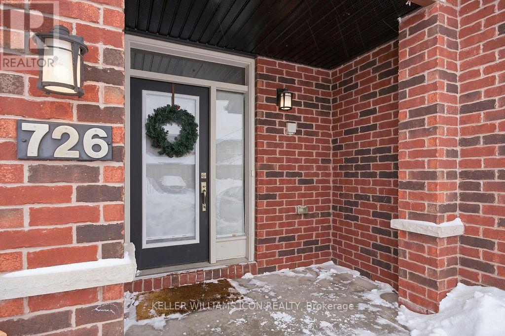 726 Guardian Grove, Ottawa, Ontario  K1X 0B2 - Photo 2 - X12819650