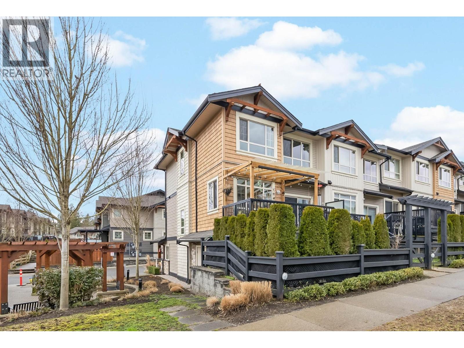 18 11305 240 Street, Maple Ridge, British Columbia  V2W 0J1 - Photo 1 - R3102785