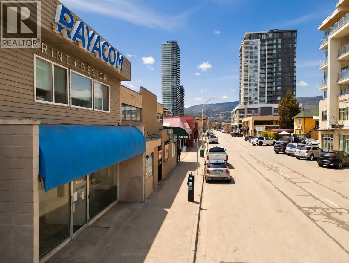 555 Lawrence Avenue, Kelowna, British Columbia  V1Y 6L8 - Photo 2 - 10383769