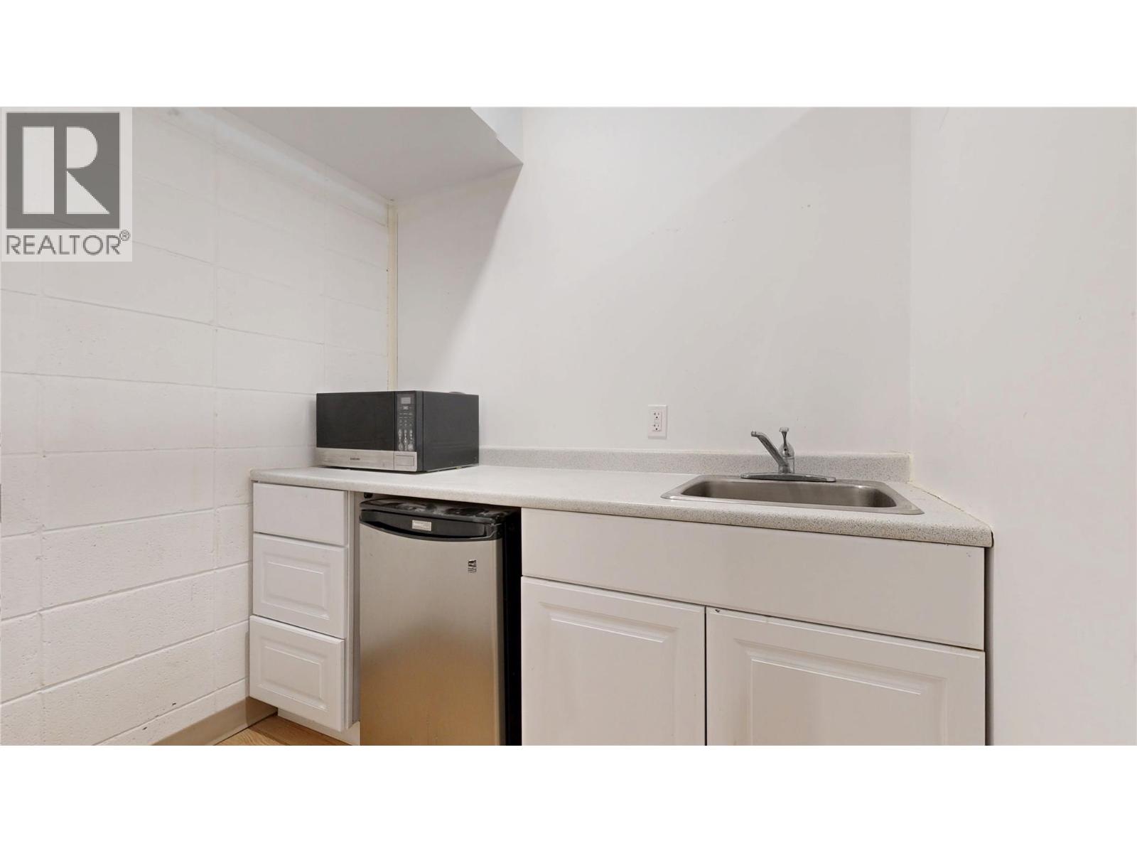 555 Lawrence Avenue, Kelowna, British Columbia  V1Y 6L8 - Photo 13 - 10383769