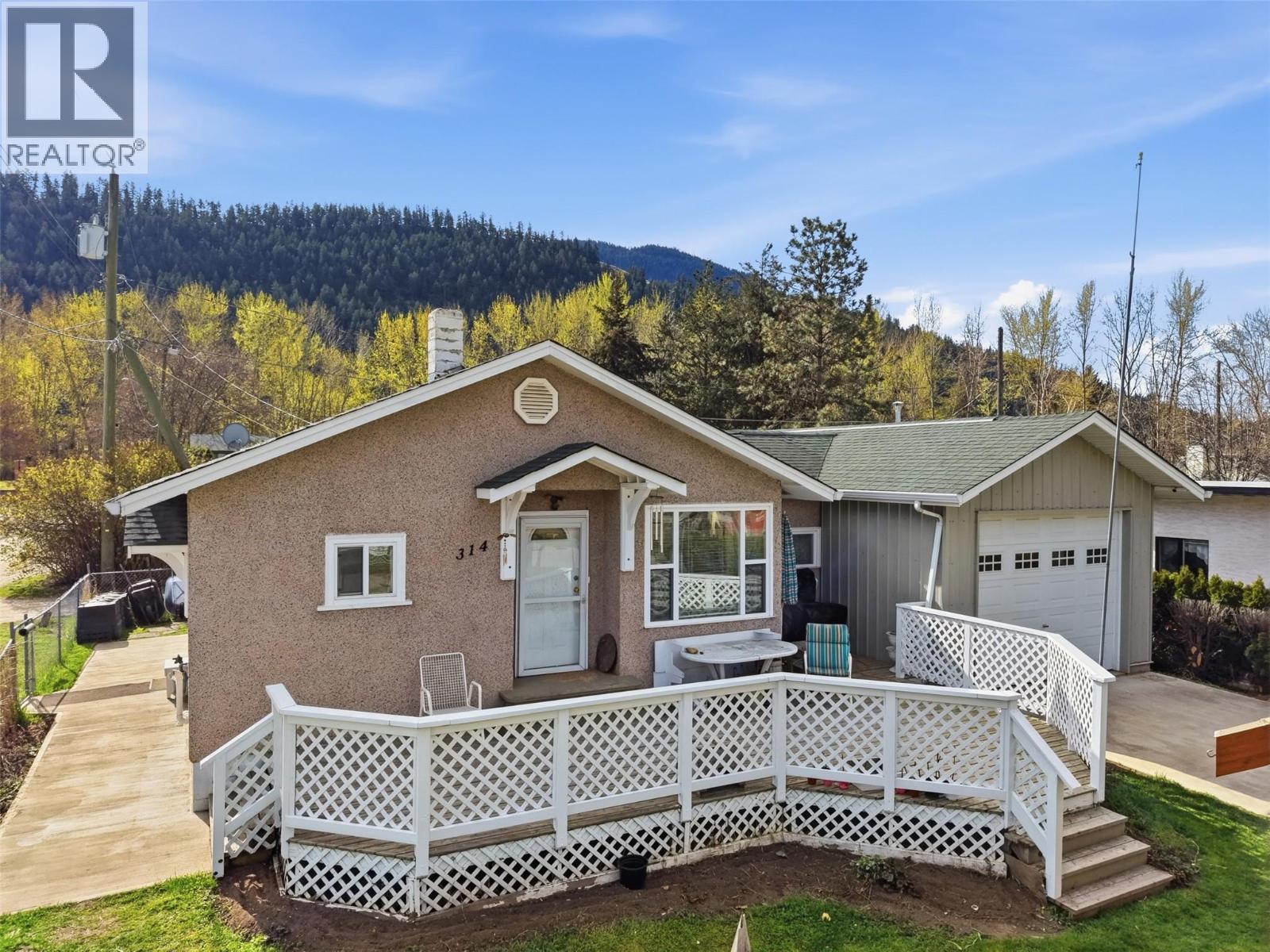 314 Wilson Street, Chase, British Columbia  V0E 1M0 - Photo 1 - 10384241