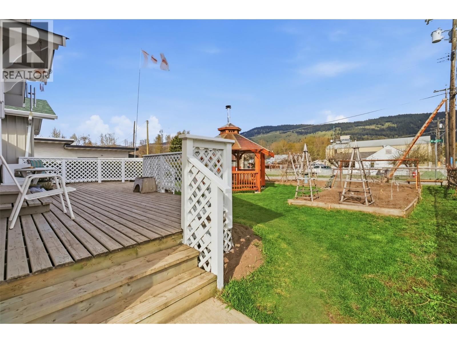 314 Wilson Street, Chase, British Columbia  V0E 1M0 - Photo 5 - 10384241