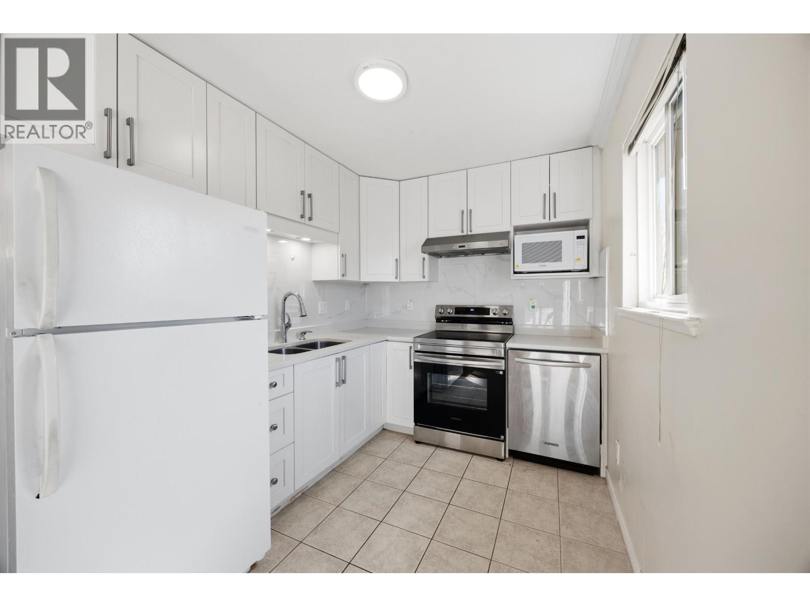 6058 Woodsworth Street, Burnaby, British Columbia  V5G 1S8 - Photo 6 - R3110669