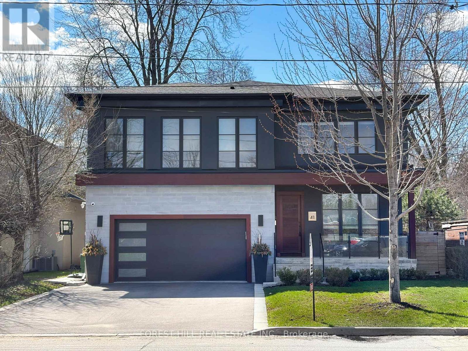 41 INVERMAY AVENUE Toronto (Clanton Park), ON M3H 1Z1