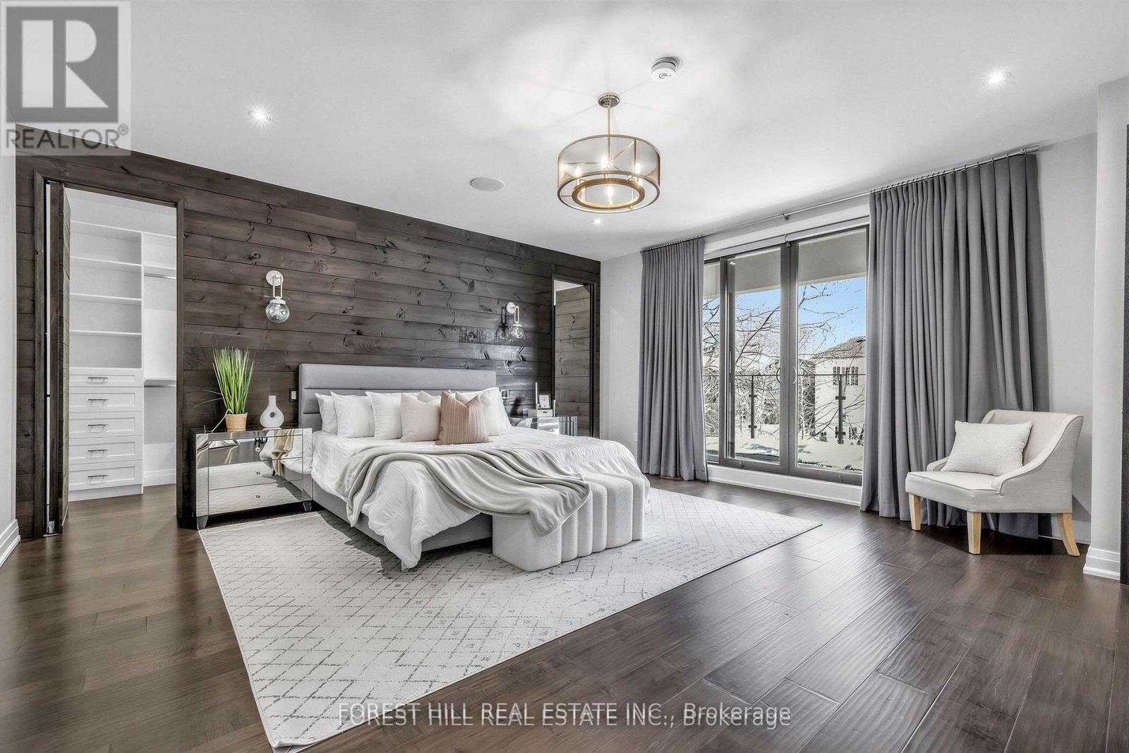 41 INVERMAY AVENUE Toronto (Clanton Park), ON M3H 1Z1