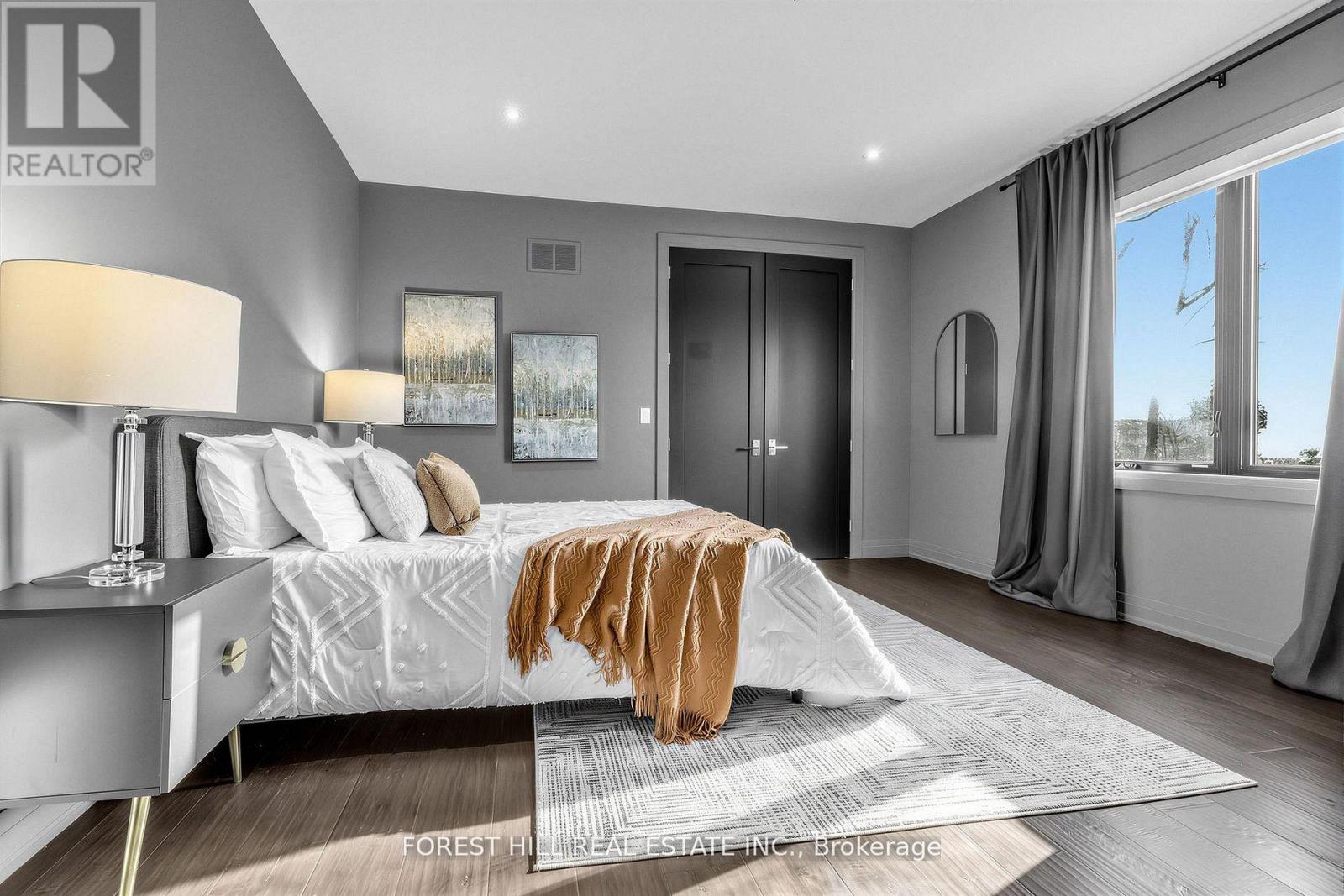 41 INVERMAY AVENUE Toronto (Clanton Park), ON M3H 1Z1