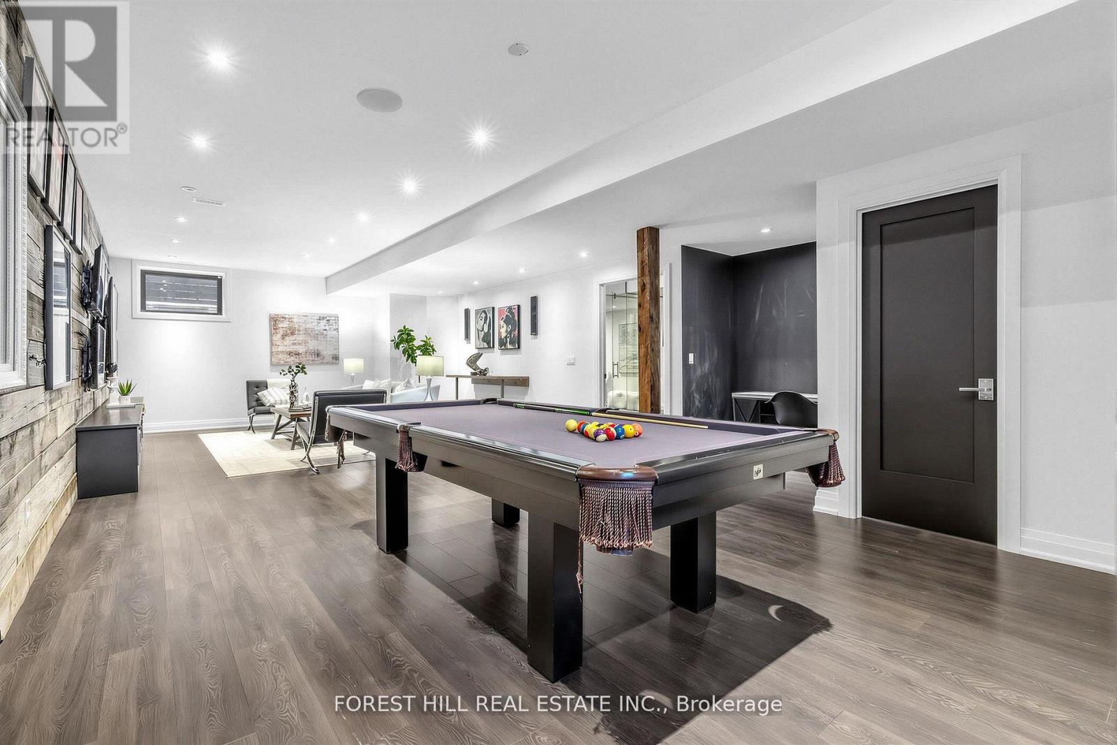 41 INVERMAY AVENUE Toronto (Clanton Park), ON M3H 1Z1