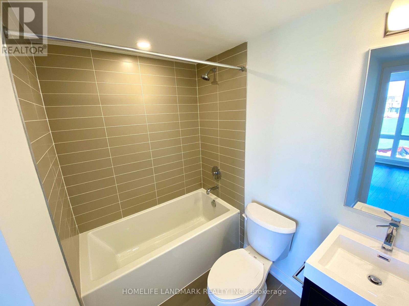 Main - 416 Lawrence Heights Way, Toronto, Ontario  M6A 2M3 - Photo 19 - C13026192