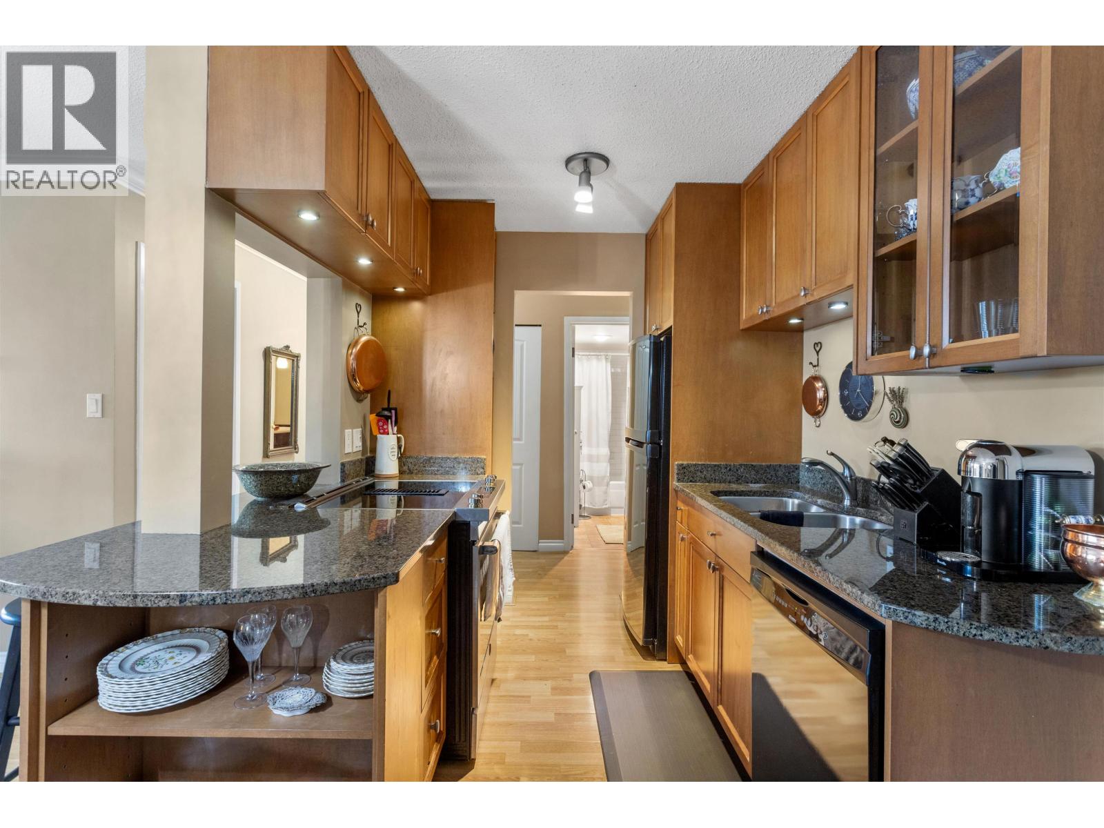 201 308 W 2nd Street, North Vancouver, British Columbia  V7M 1E1 - Photo 8 - R3113982