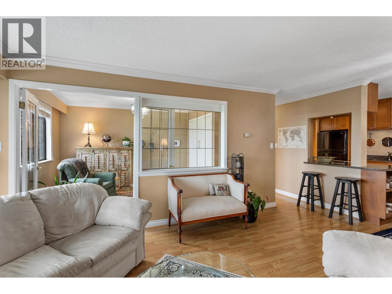 201 308 W 2nd Street, North Vancouver, British Columbia  V7M 1E1 - Photo 5 - R3113982