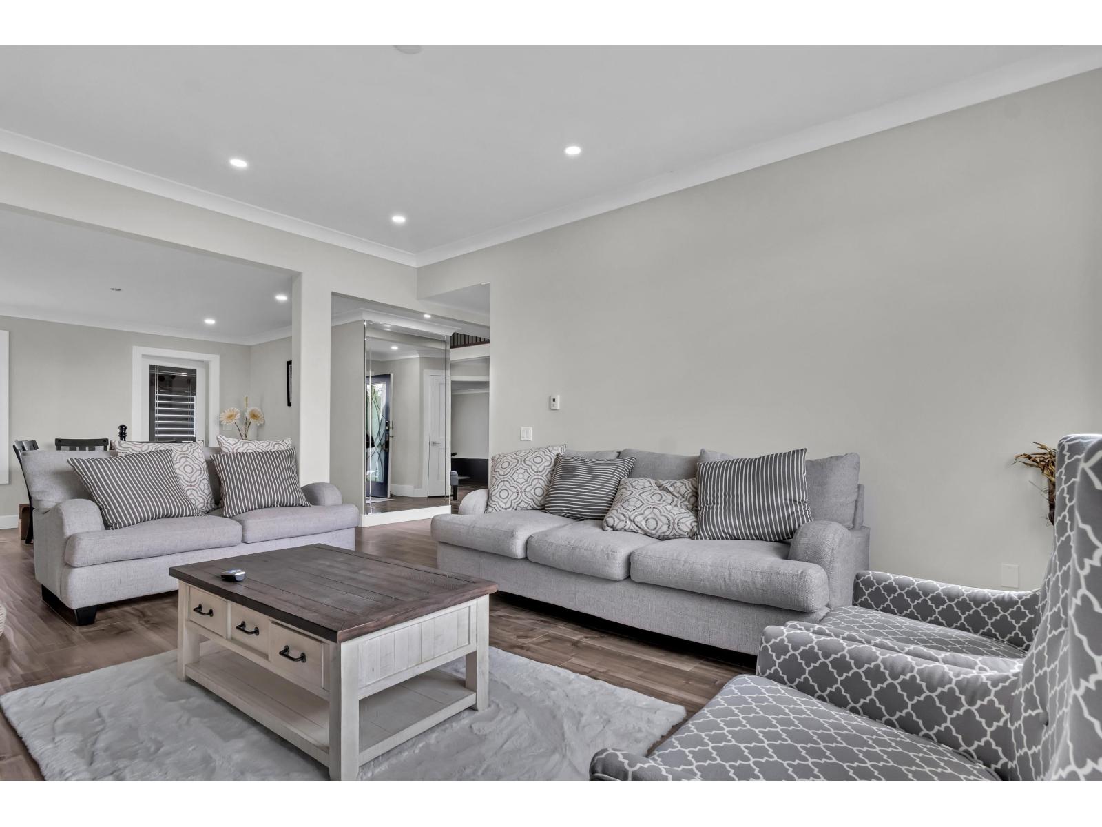 6748 123a Street, Surrey, British Columbia  V3W 0Z1 - Photo 7 - R3086287