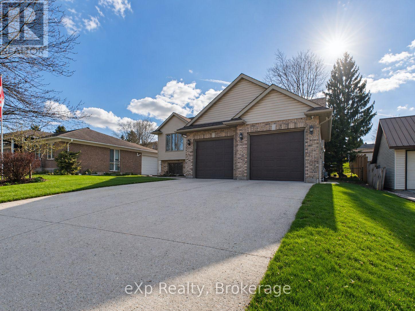 701 Alma Street, Brockton, Ontario  N0G 2V0 - Photo 2 - X13026920