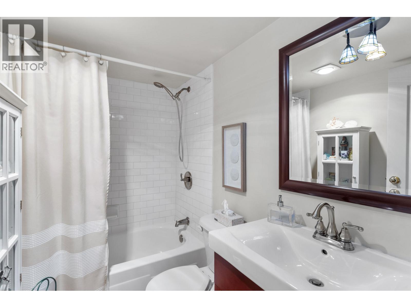 201 308 W 2nd Street, North Vancouver, British Columbia  V7M 1E1 - Photo 13 - R3113982