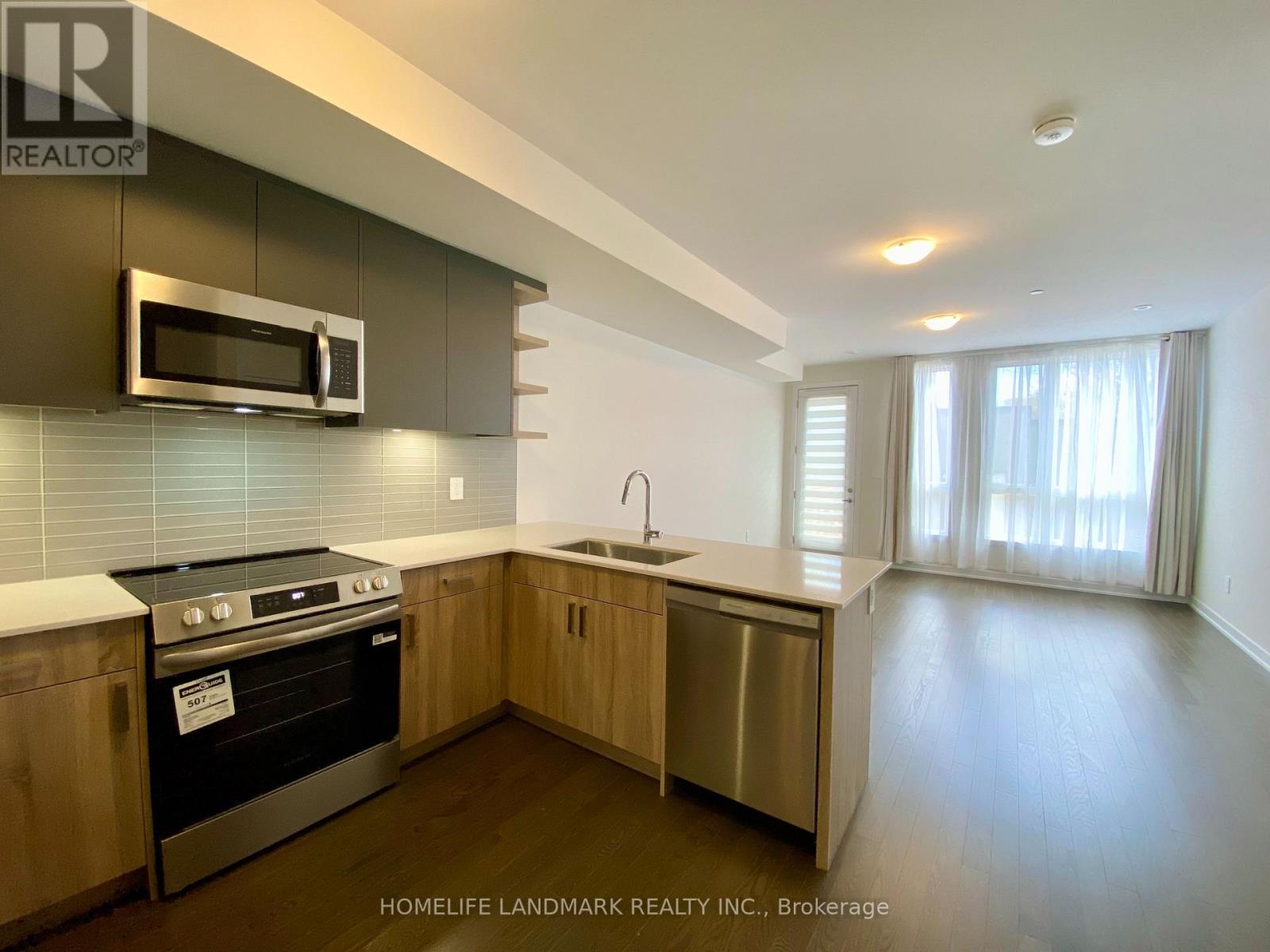 Main - 416 Lawrence Heights Way, Toronto, Ontario  M6A 2M3 - Photo 8 - C13026192