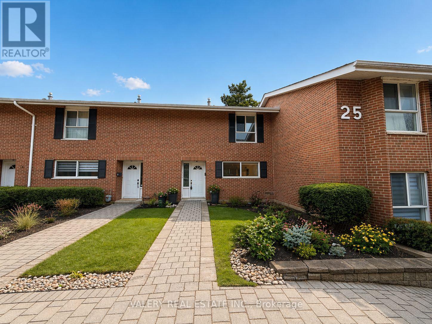 4 - 25 ROMFIELD CIRCUIT, Markham, Ontario